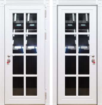 Белая дверь в частный дом со стеклом РД-2593