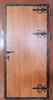 Стальная дверь с декоративной ковкой РД-2521